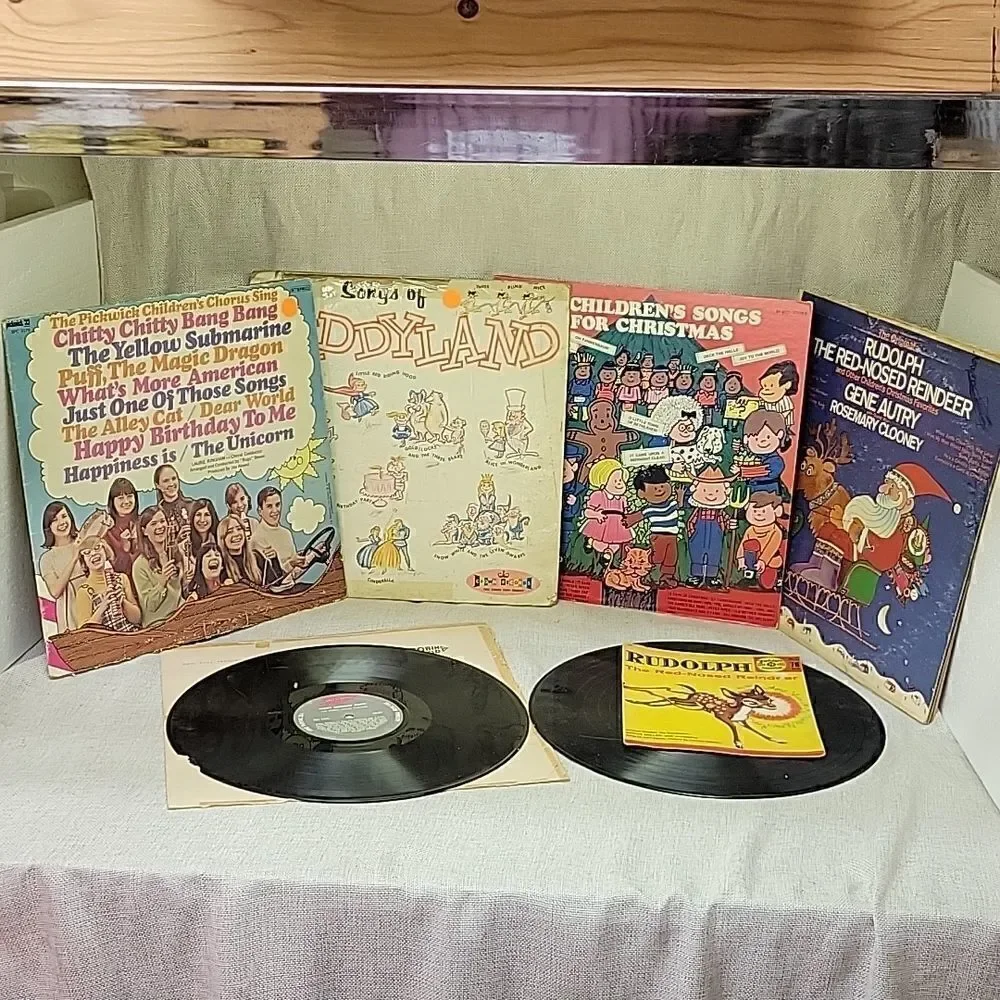 Childrens song albums‎